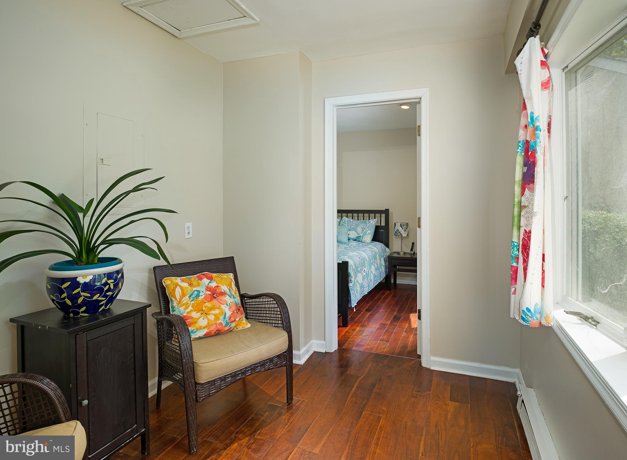 136 Biddulph Road Wayne, PA 19087 - Photo 21 of 35 Sitting Area