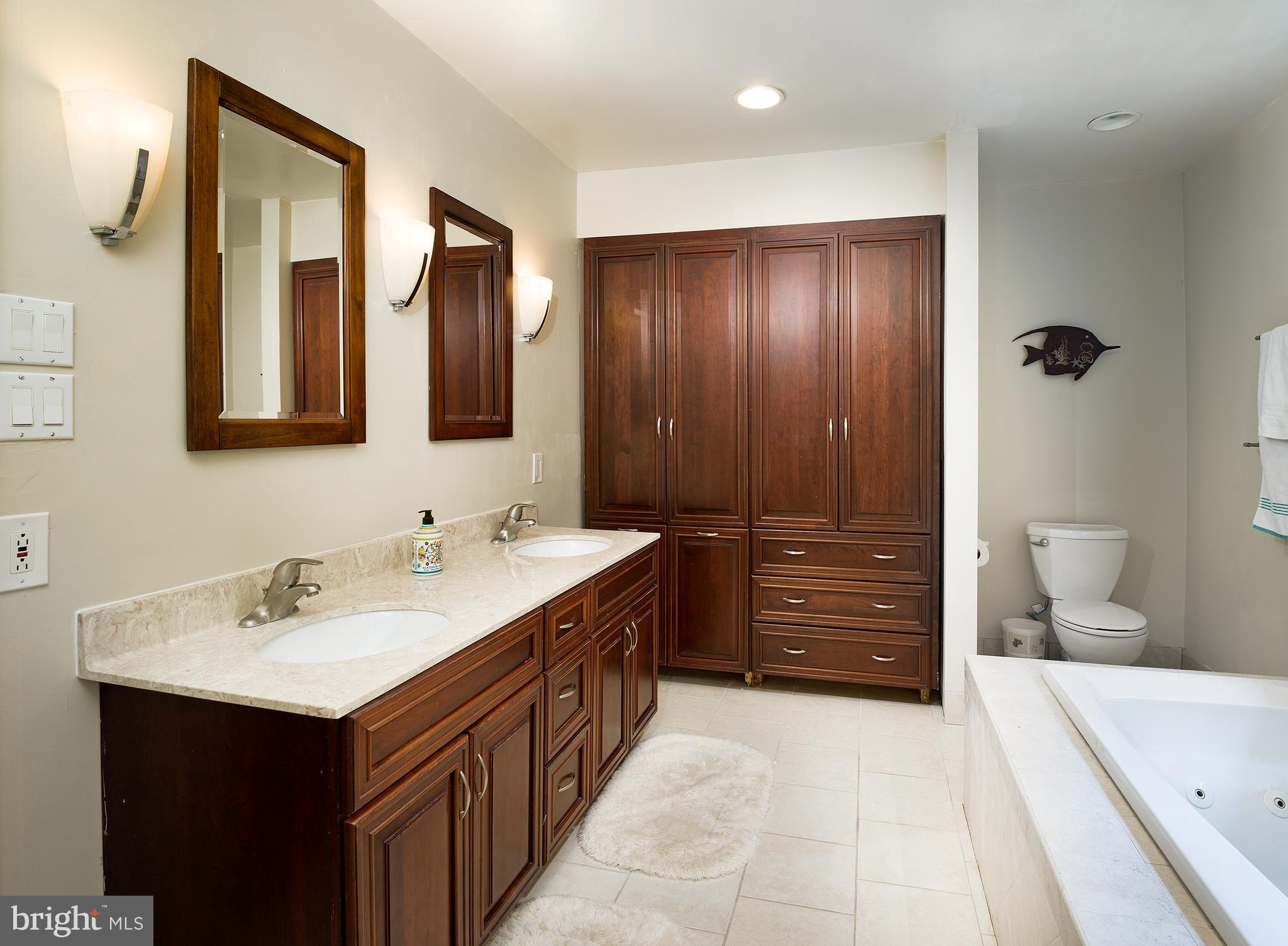 136 Biddulph Road Wayne, PA 19087 - Photo 27 of 35 Bathroom