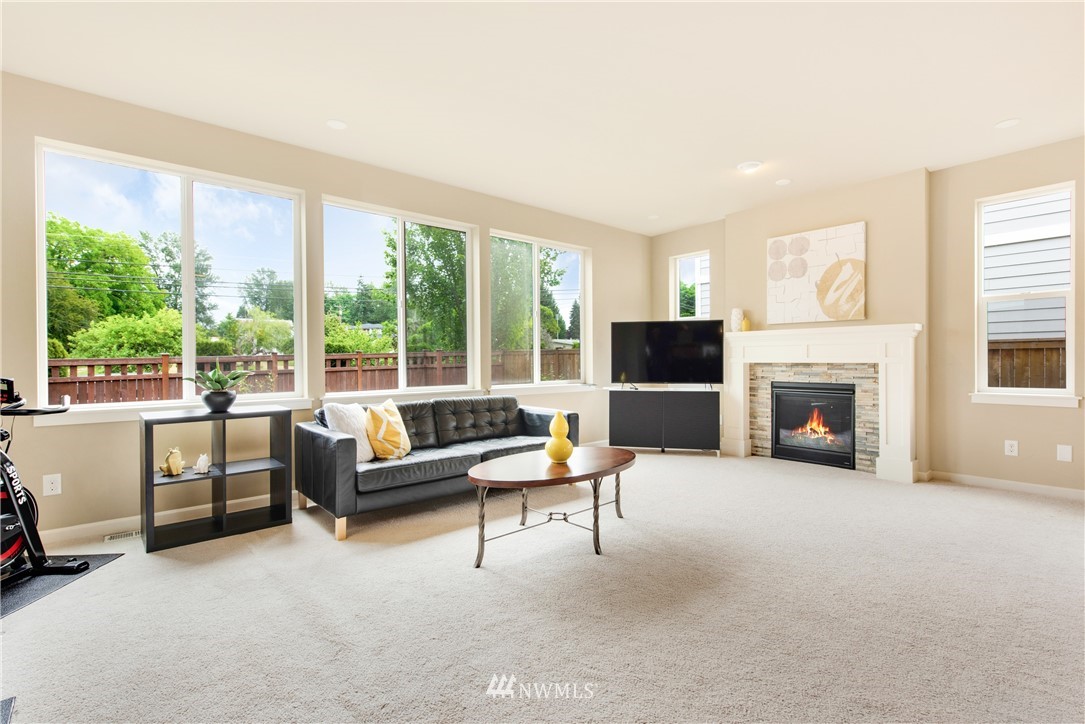 808 Mount Baker Place Northeast Renton, WA 98059 - Photo 11 of 27 Gallery Image 11