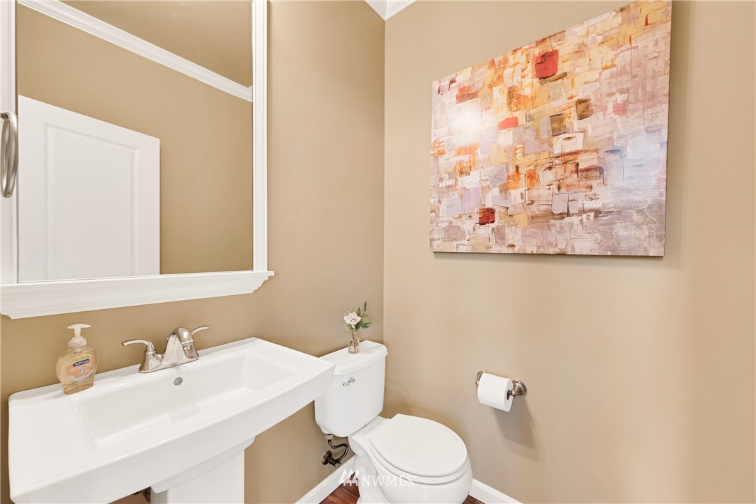 808 Mount Baker Place Northeast Renton, WA 98059 - Photo 14 of 27 Gallery Image 14