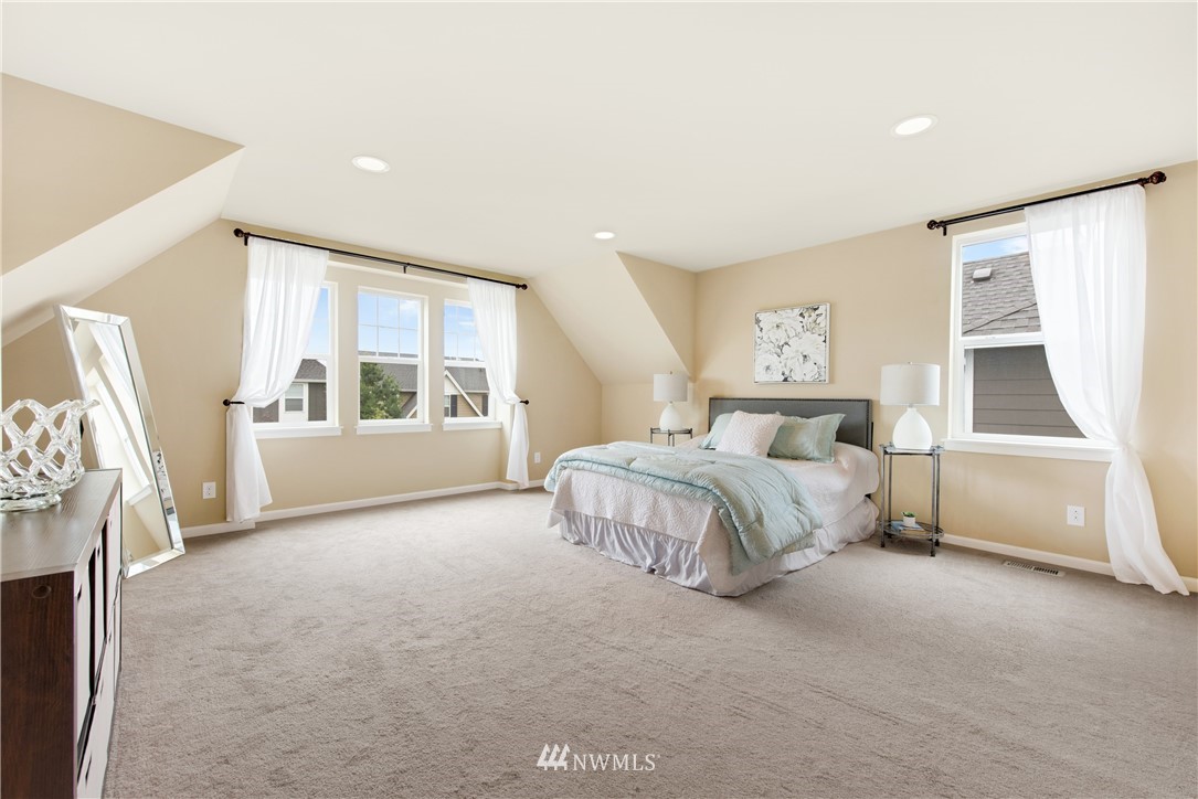 808 Mount Baker Place Northeast Renton, WA 98059 - Photo 15 of 27 Gallery Image 15