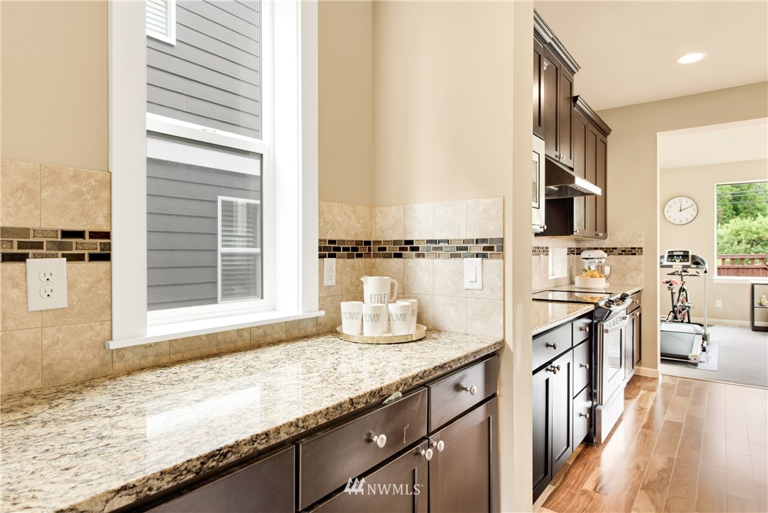 808 Mount Baker Place Northeast Renton, WA 98059 - Photo 7 of 27 Gallery Image 7