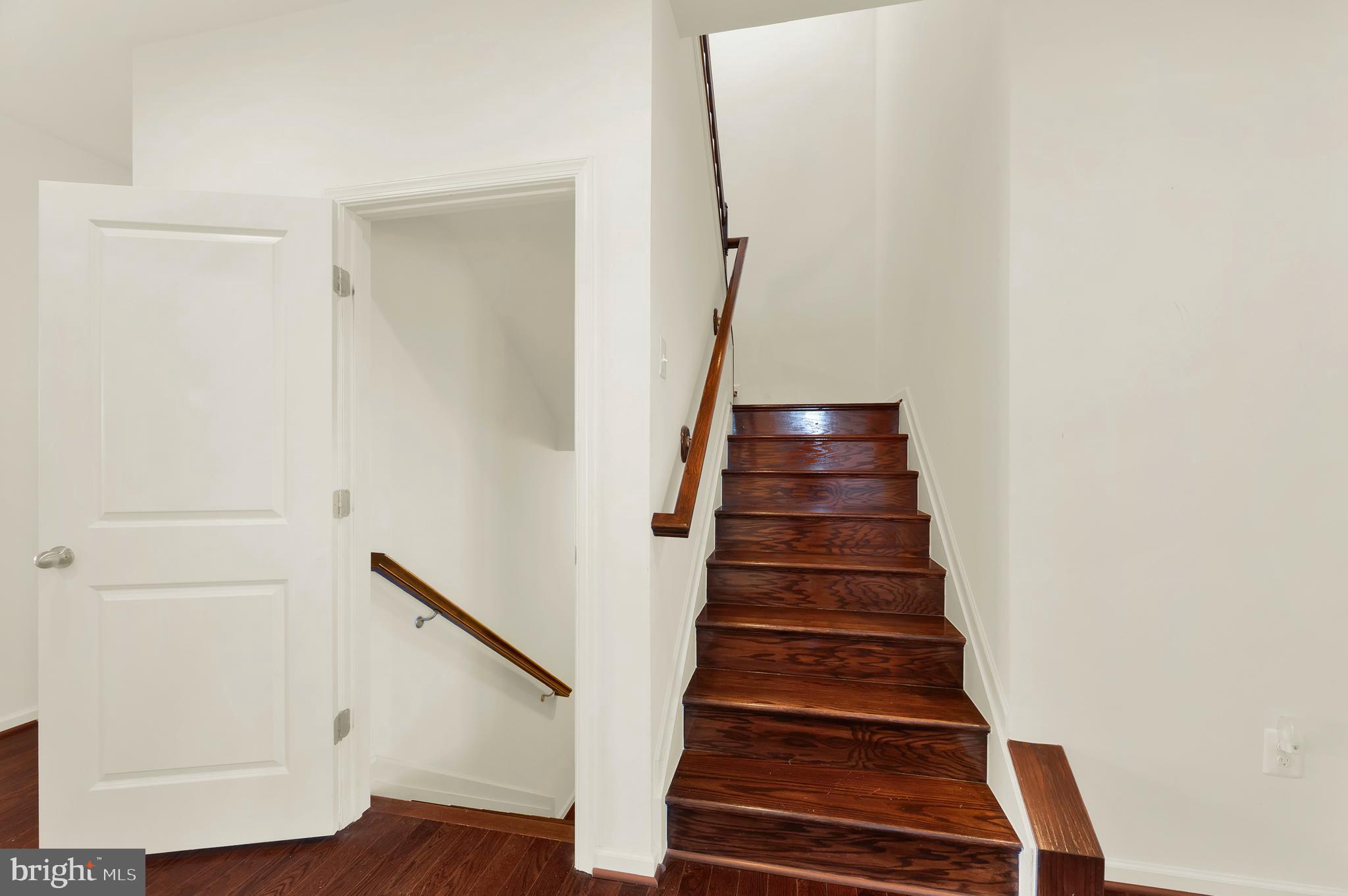 2006 Benton Way Frederick, MD 21702 - Photo 22 of 92 Hardwood Stairs