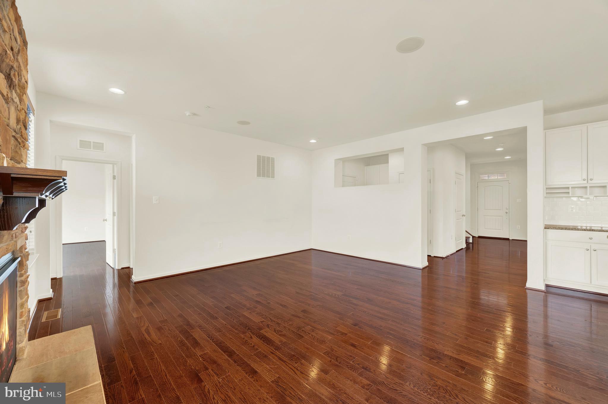 2006 Benton Way Frederick, MD 21702 - Photo 28 of 92 Cozy Large Living Room