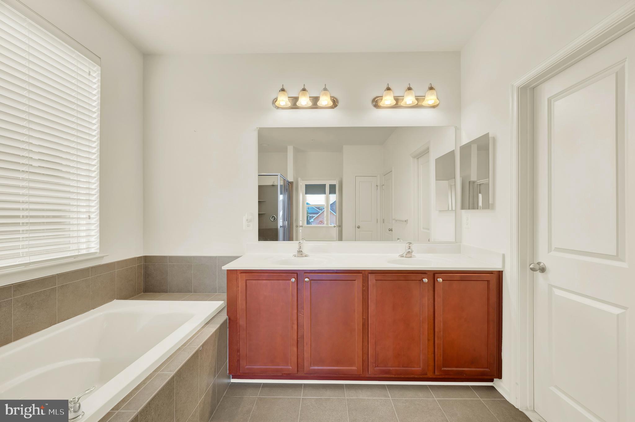 2006 Benton Way Frederick, MD 21702 - Photo 37 of 92 Owners Bath with dual vanities