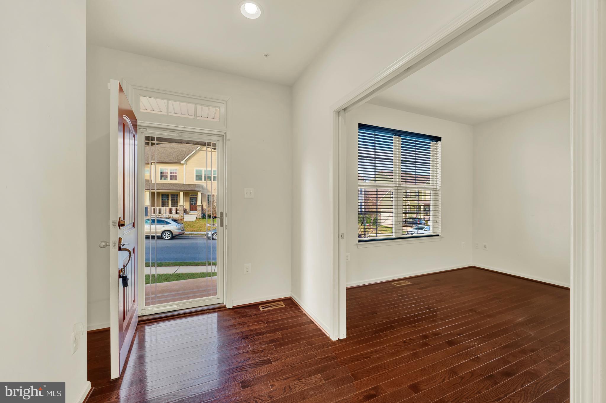 2006 Benton Way Frederick, MD 21702 - Photo 6 of 92 Foyer