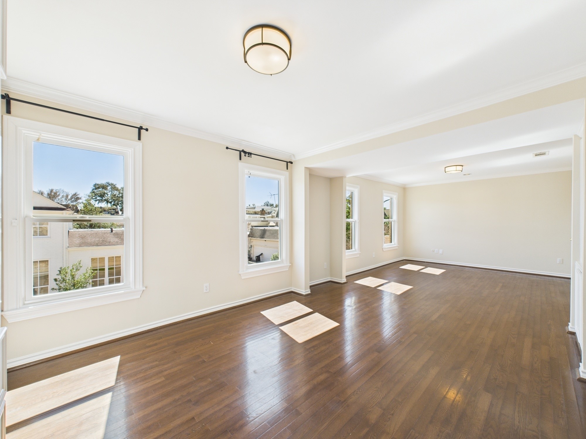 7608 Del Monte Drive Houston, TX 77063 - Photo 21 of 46 Huge room with lots of natural light