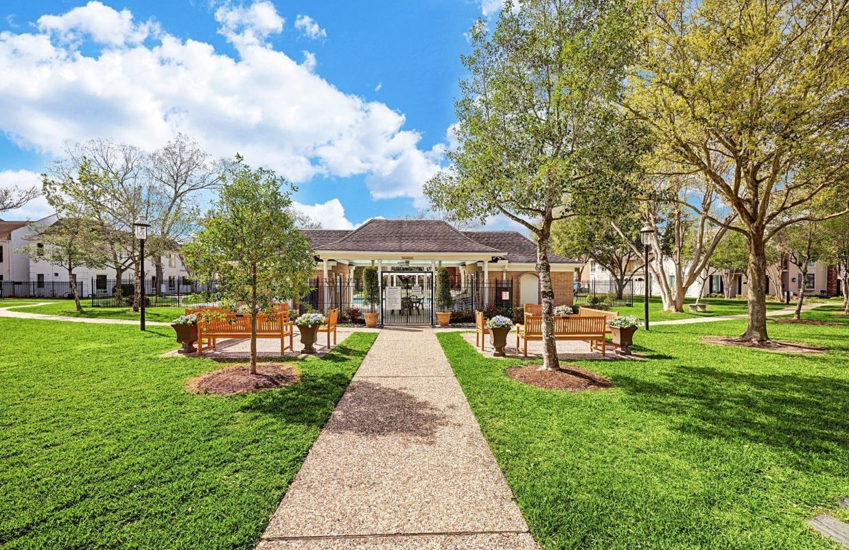 7608 Del Monte Drive Houston, TX 77063 - Photo 45 of 46 Community Clubhouse