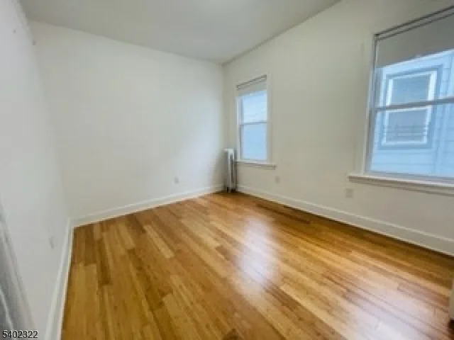 $3,300 | 169 Hillside Avenue, Unit 2, Glen Ridge, NJ 07028