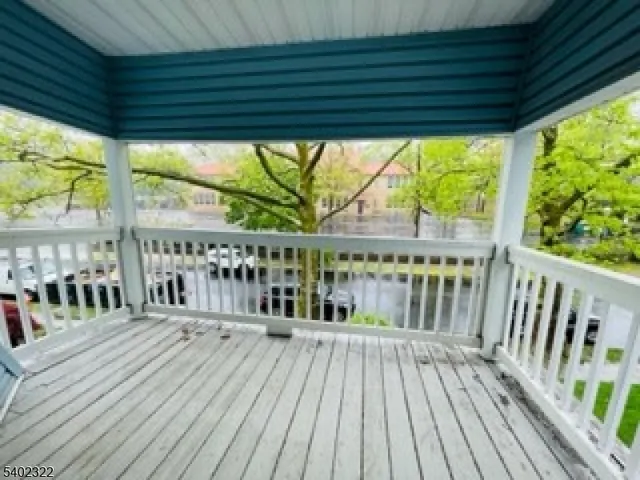 $3,300 | 169 Hillside Avenue, Unit 2, Glen Ridge, NJ 07028