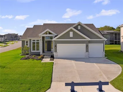 $640,000 | 25003 West 89th Terrace, Lenexa, KS 66227
