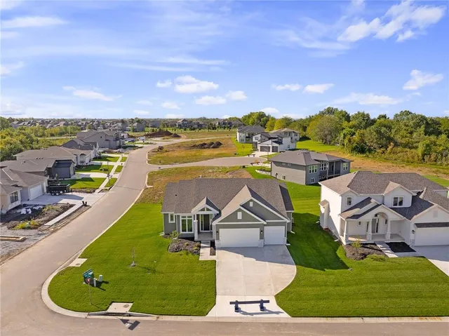 $643,000 | 25003 West 89th Terrace, Lenexa, KS 66227