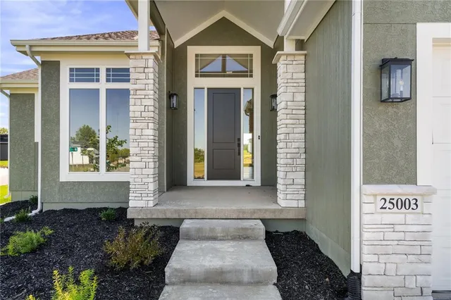 $643,000 | 25003 West 89th Terrace, Lenexa, KS 66227