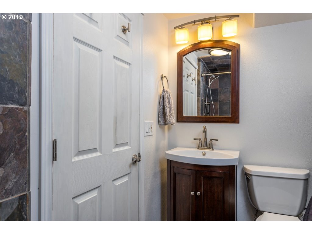 6428 Southwest Radcliff Street Portland, OR 97219 - Photo 21 of 28 Gallery Image 21
