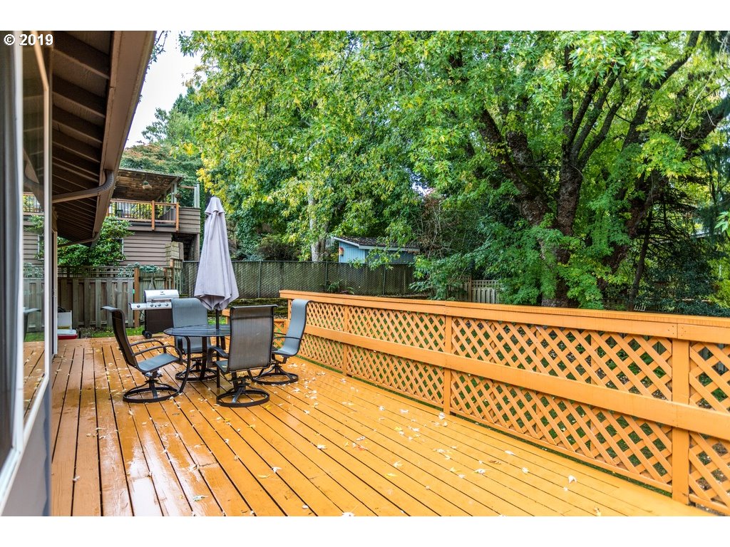 6428 Southwest Radcliff Street Portland, OR 97219 - Photo 22 of 28 Gallery Image 22