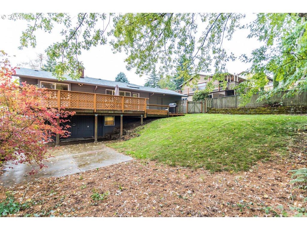 6428 Southwest Radcliff Street Portland, OR 97219 - Photo 27 of 28 Gallery Image 27