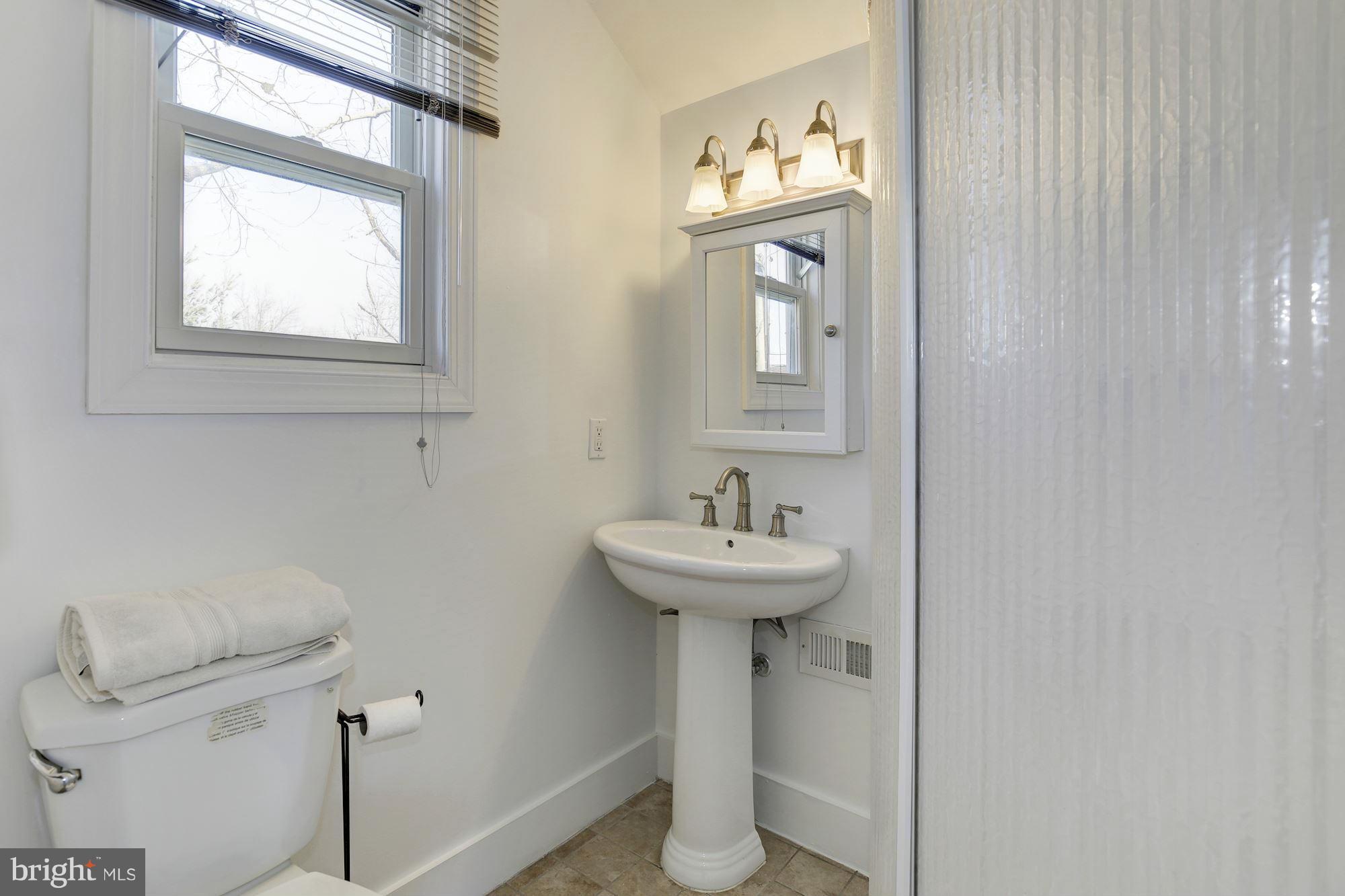 2306 Kansas Avenue Silver Spring, MD 20910 - Photo 25 of 30 Bath