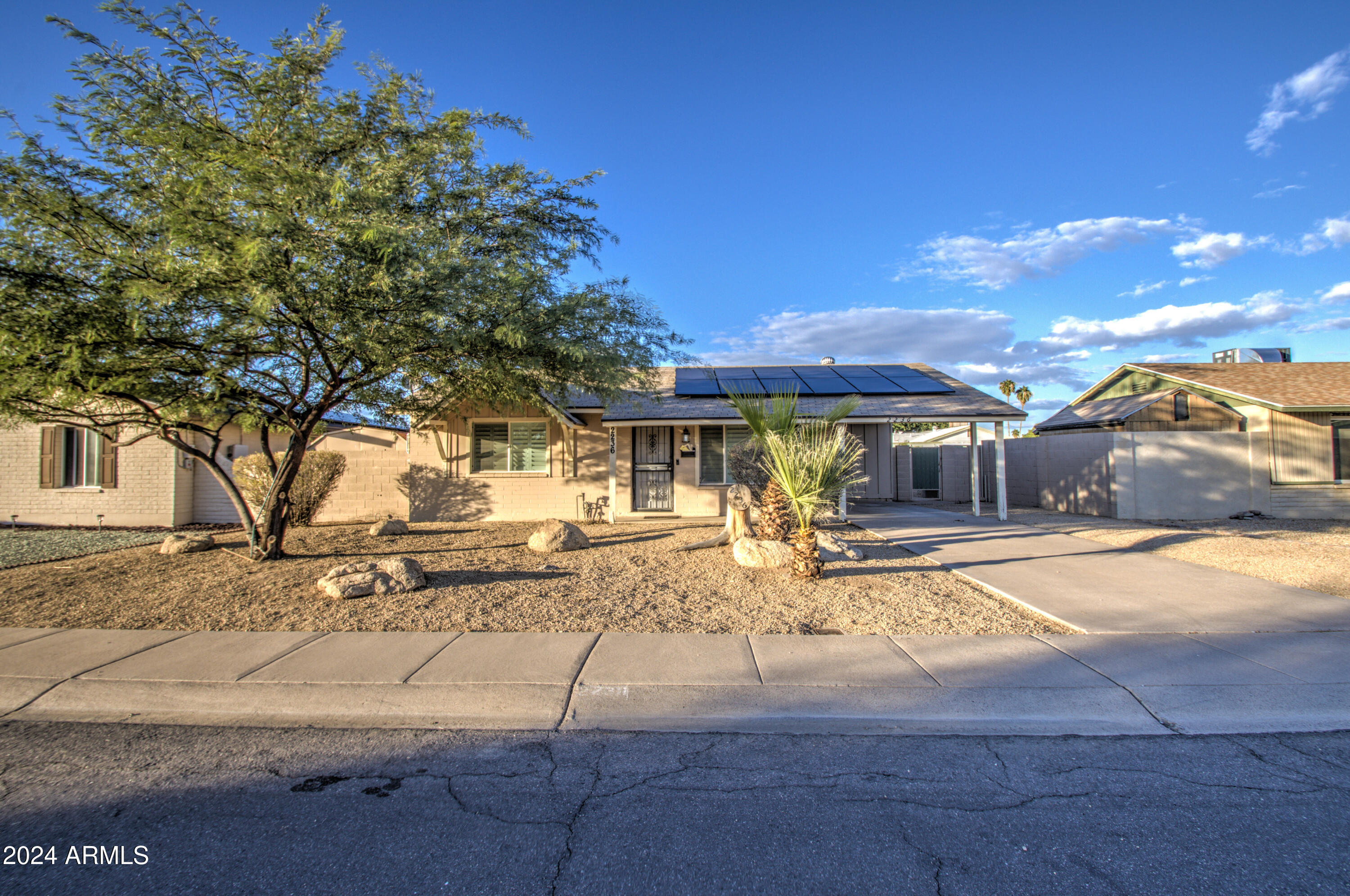 2236 West Wethersfield Road Phoenix, AZ 85029 - Photo 3 of 32 Front 3