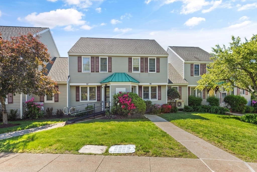 98 Victoria Heights Road, Unit 98 Boston, MA 02136 - Photo 2 of 36 Gallery Image 2
