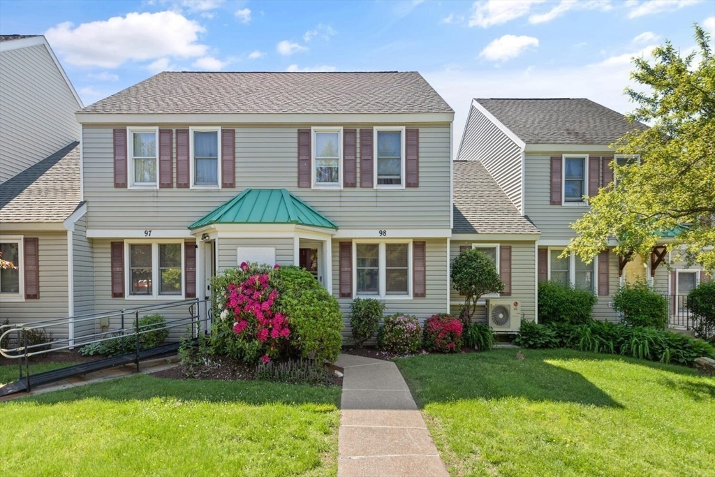 98 Victoria Heights Road, Unit 98 Boston, MA 02136 - Photo 3 of 36 Gallery Image 3