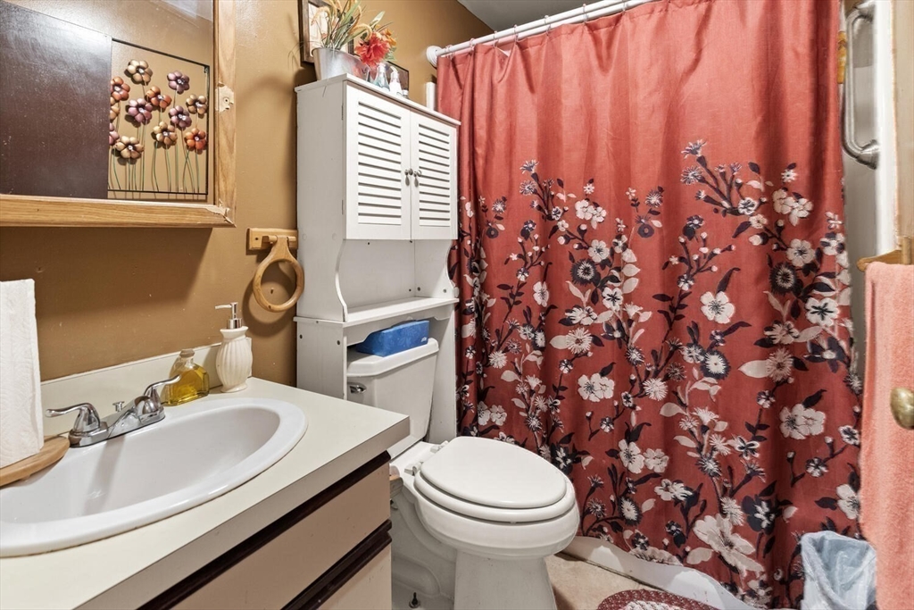 98 Victoria Heights Road, Unit 98 Boston, MA 02136 - Photo 4 of 36 Gallery Image 4