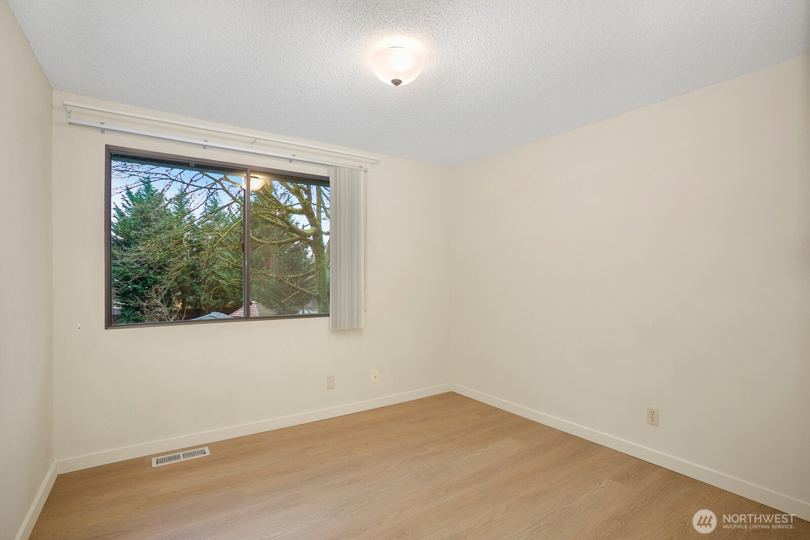 7426 139th Place Northeast Redmond, WA 98052 - Photo 12 of 23