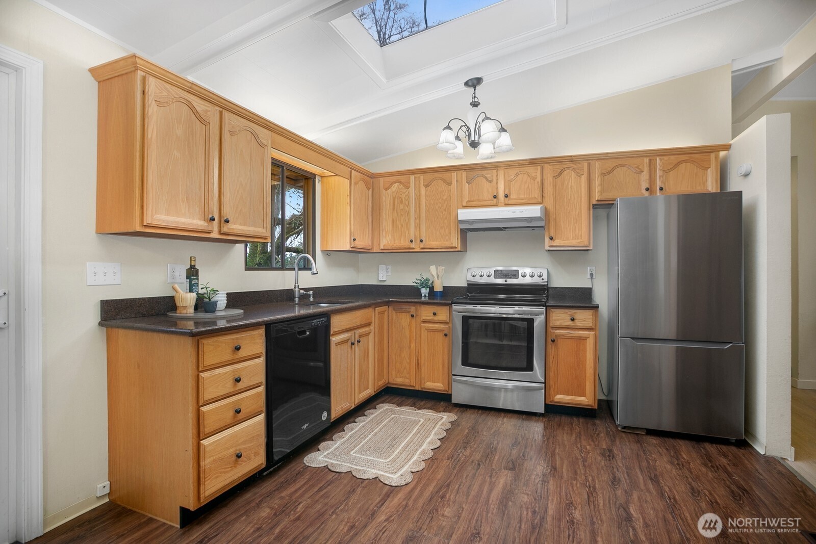 7426 139th Place Northeast Redmond, WA 98052 - Photo 5 of 23