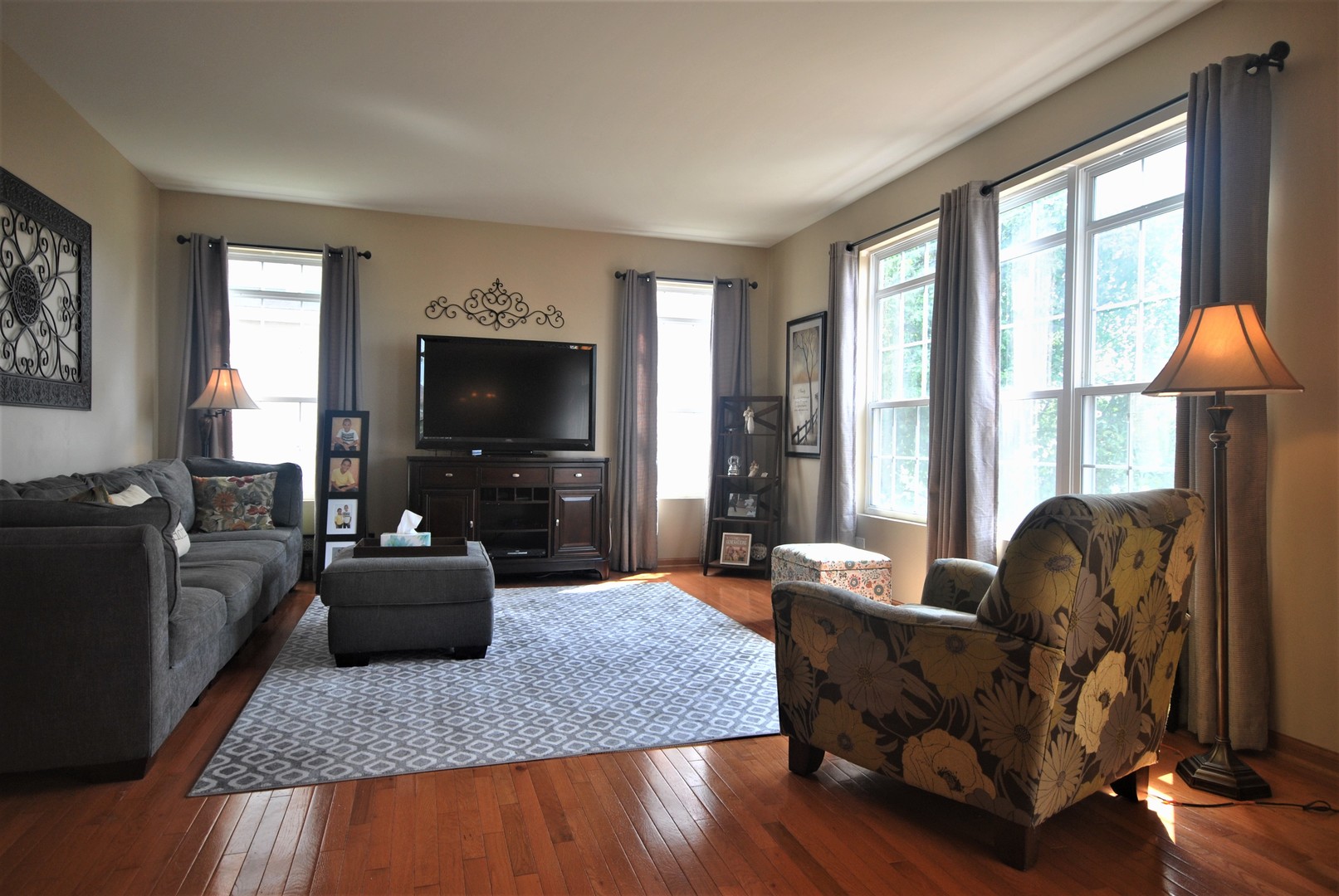 231 Stonegate Road Bolingbrook, IL 60440 - Photo 4 of 29