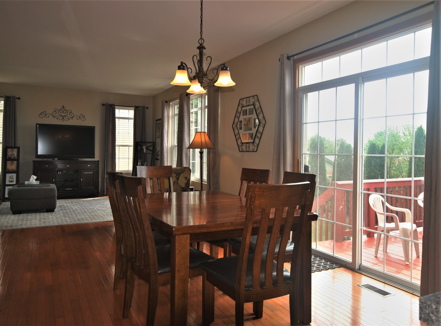 231 Stonegate Road Bolingbrook, IL 60440 - Photo 5 of 29