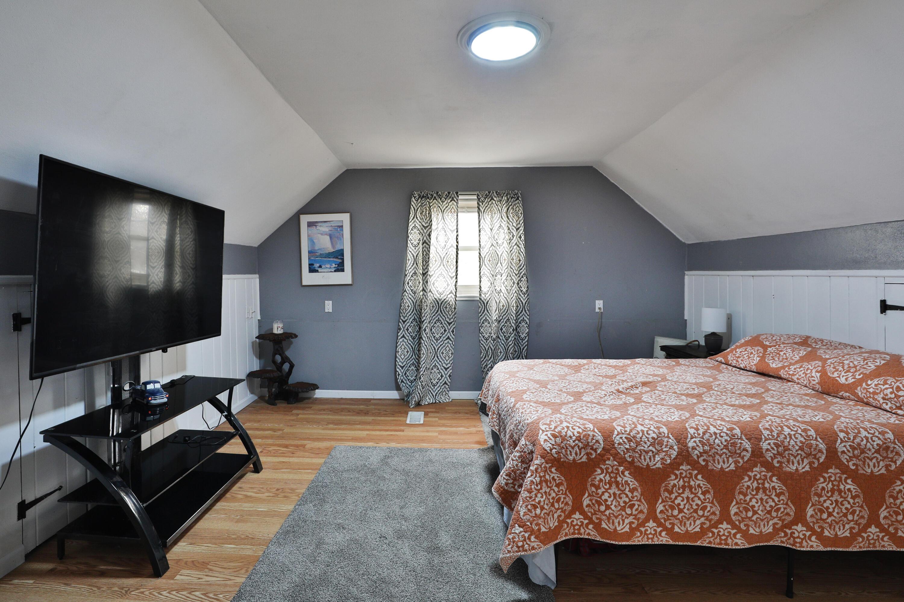 404 Old Village Road Columbus, OH 43228 - Photo 25 of 43 Master Bedroom