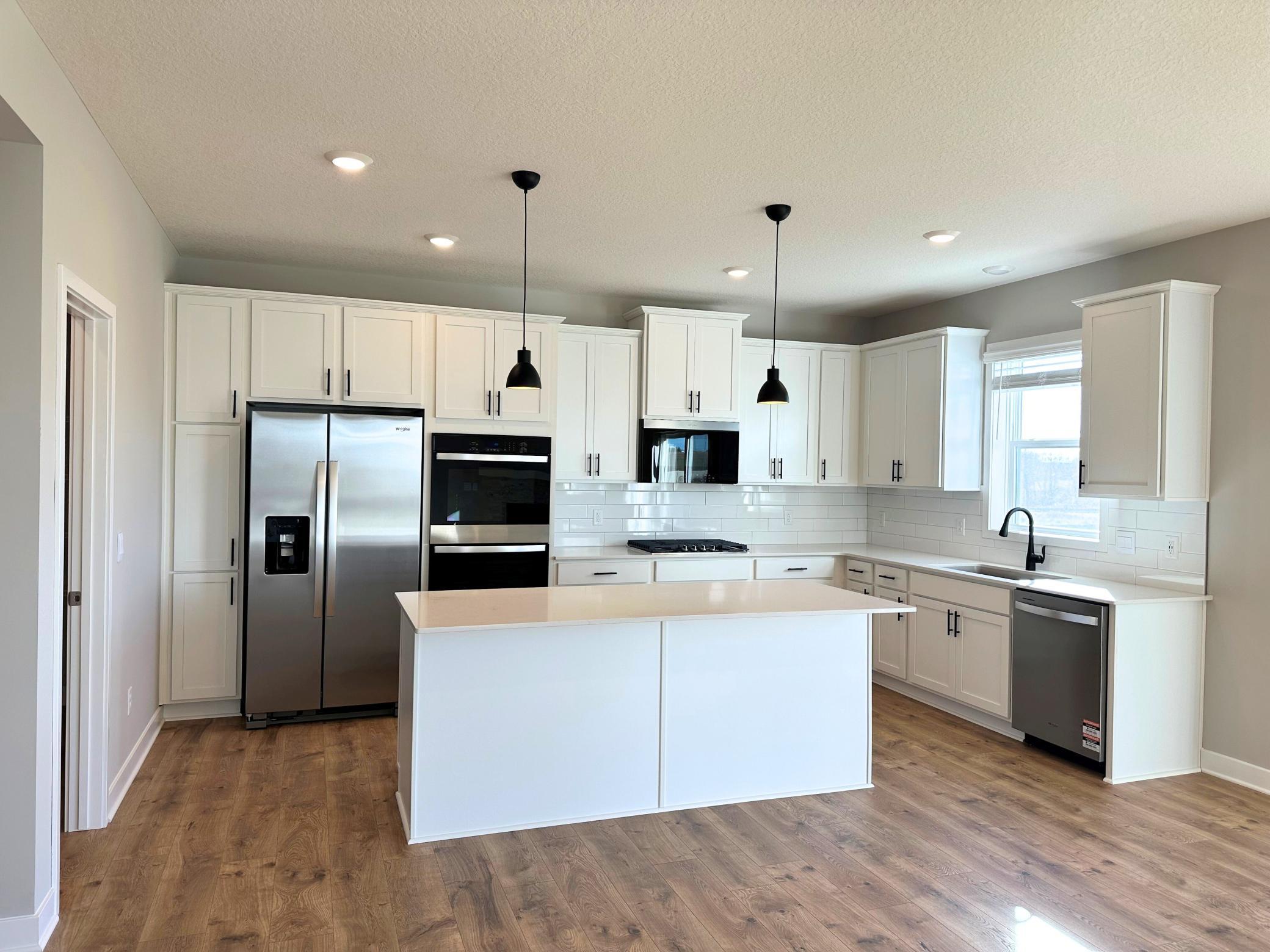 6287 Jennifer Avenue South Cottage Grove, MN 55016 - Photo 2 of 36