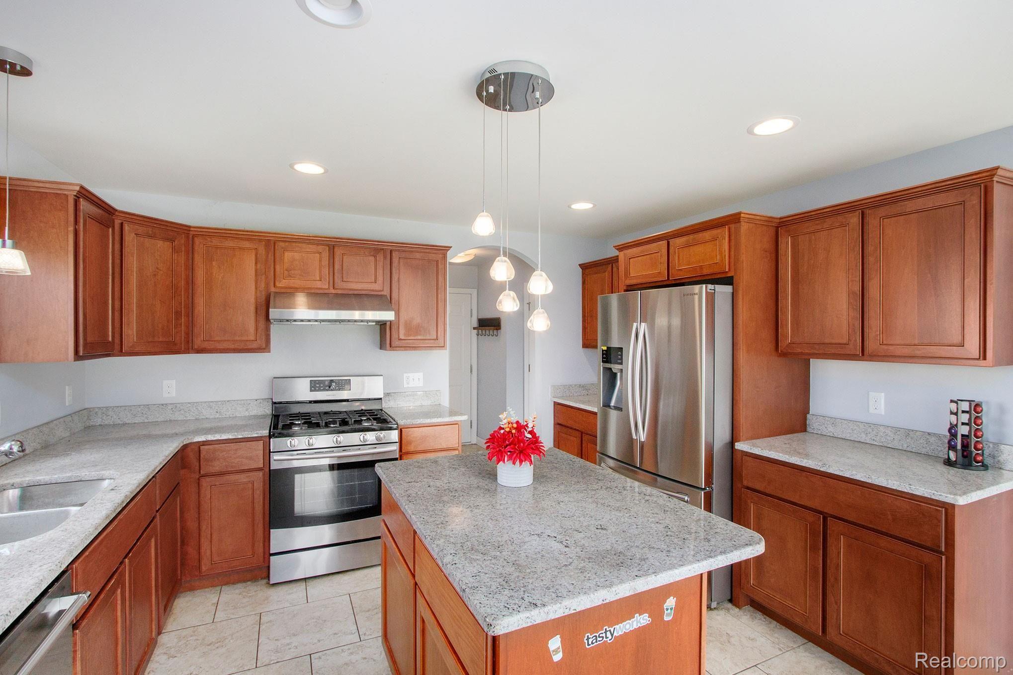 5080 Ridge Lane Warren, MI 48092 - Photo 9 of 28 0N2A4487.jpg