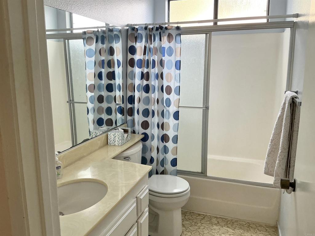 956 Woodcreek Road Fallbrook, CA 92028 - Photo 18 of 33