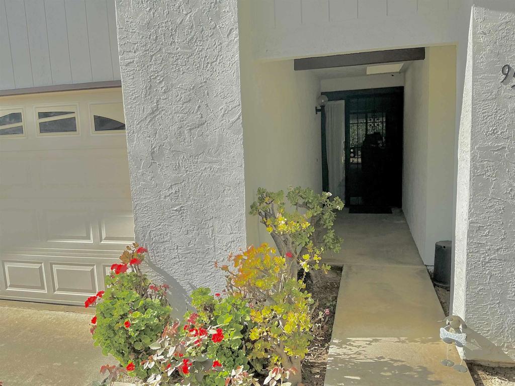 956 Woodcreek Road Fallbrook, CA 92028 - Photo 2 of 33