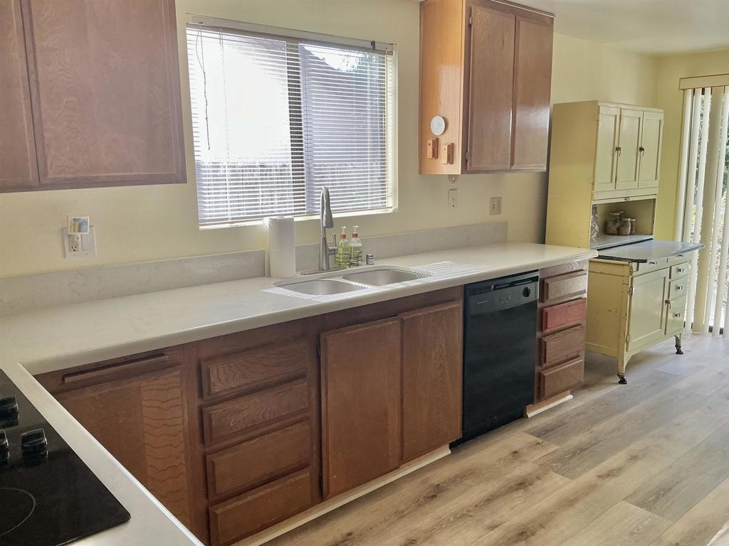 956 Woodcreek Road Fallbrook, CA 92028 - Photo 10 of 33