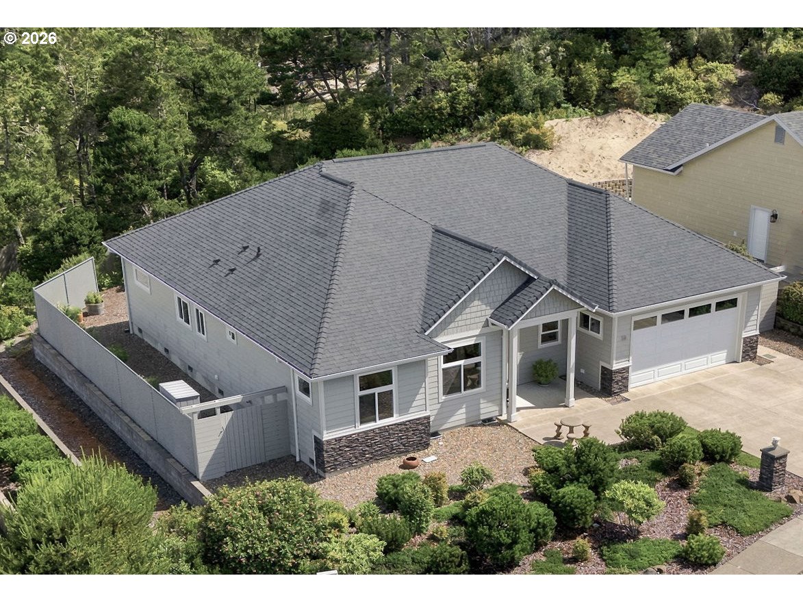 38 Fawn View Lane Florence, OR 97439 - Photo 2 of 46