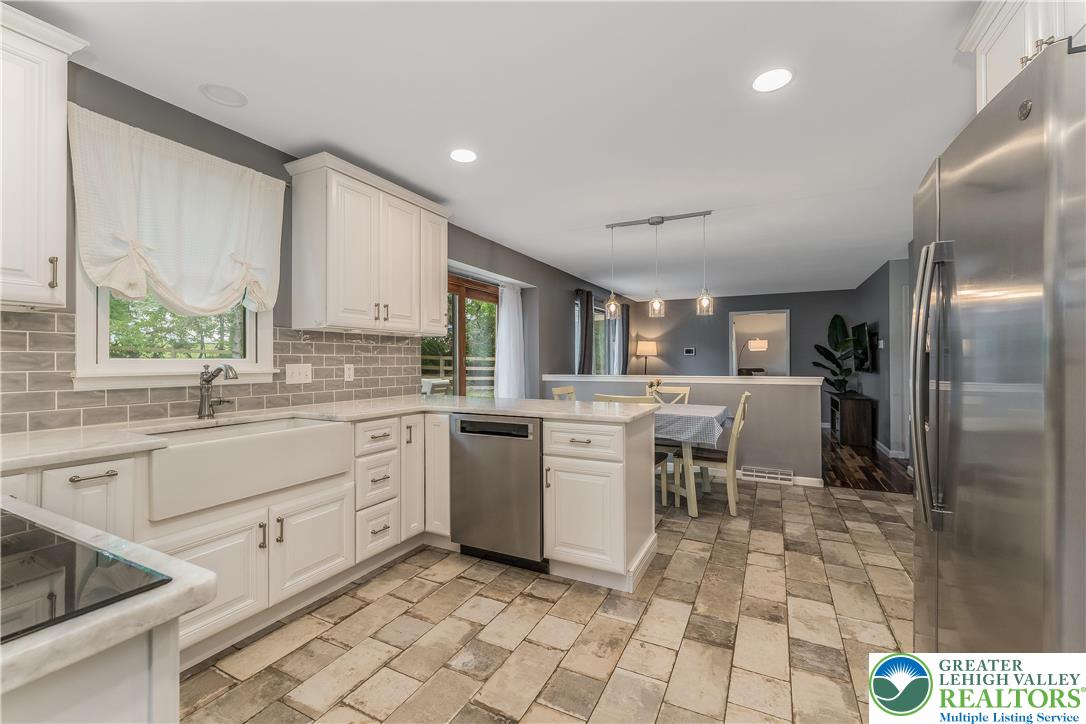 3615 Nicholson Road Bethlehem, PA 18020 - Photo 11 of 36 Kitchen
