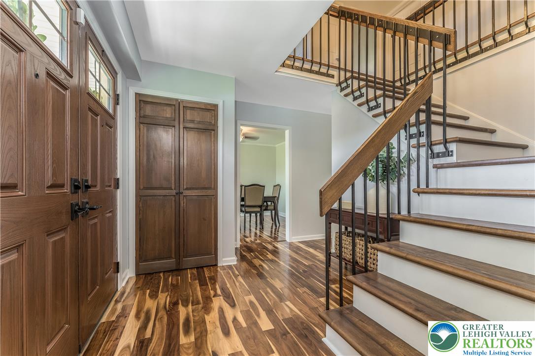 3615 Nicholson Road Bethlehem, PA 18020 - Photo 6 of 36 Foyer
