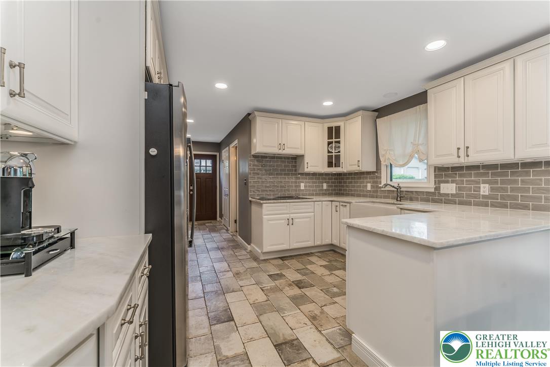 3615 Nicholson Road Bethlehem, PA 18020 - Photo 10 of 36 Kitchen