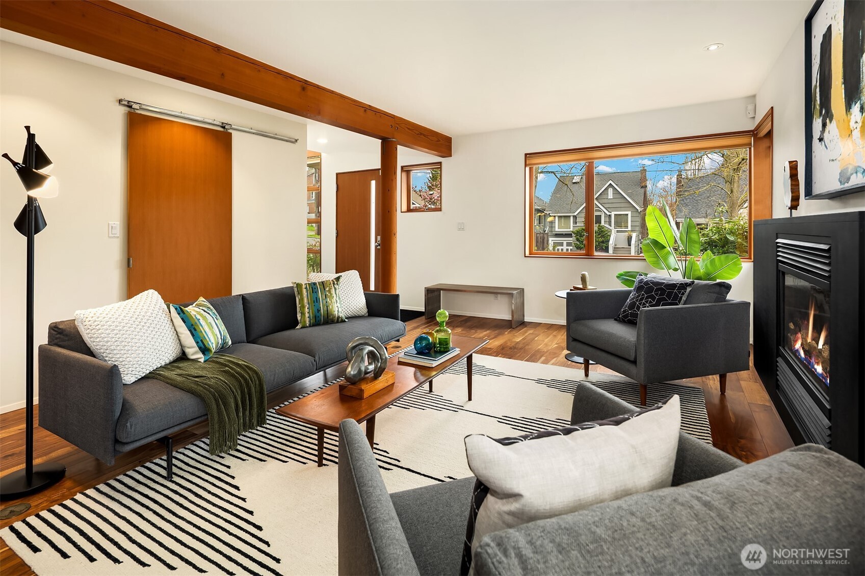 547 North 68th Street Seattle, WA 98103 - Photo 4 of 36