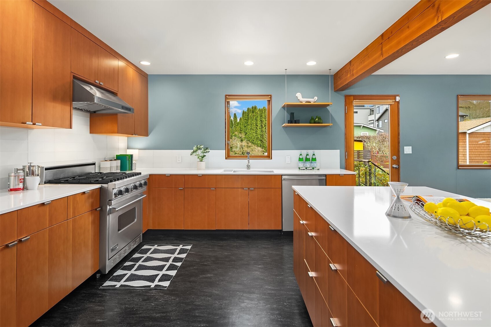 547 North 68th Street Seattle, WA 98103 - Photo 10 of 36