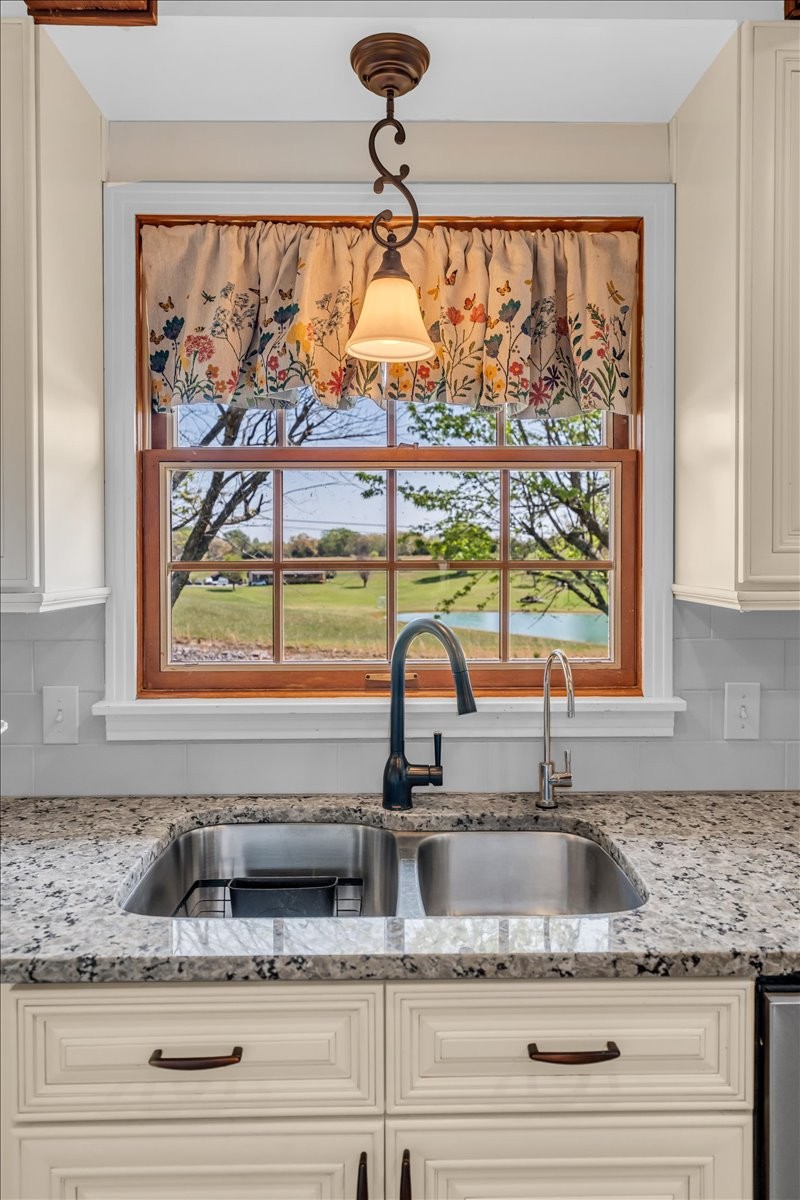 1435 Hennessee Bridge Road Rock Island, TN 38581 - Photo 18 of 79