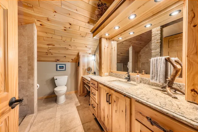 $1,100,000 | N10627 Bay View Lane, Phillips, WI 54555