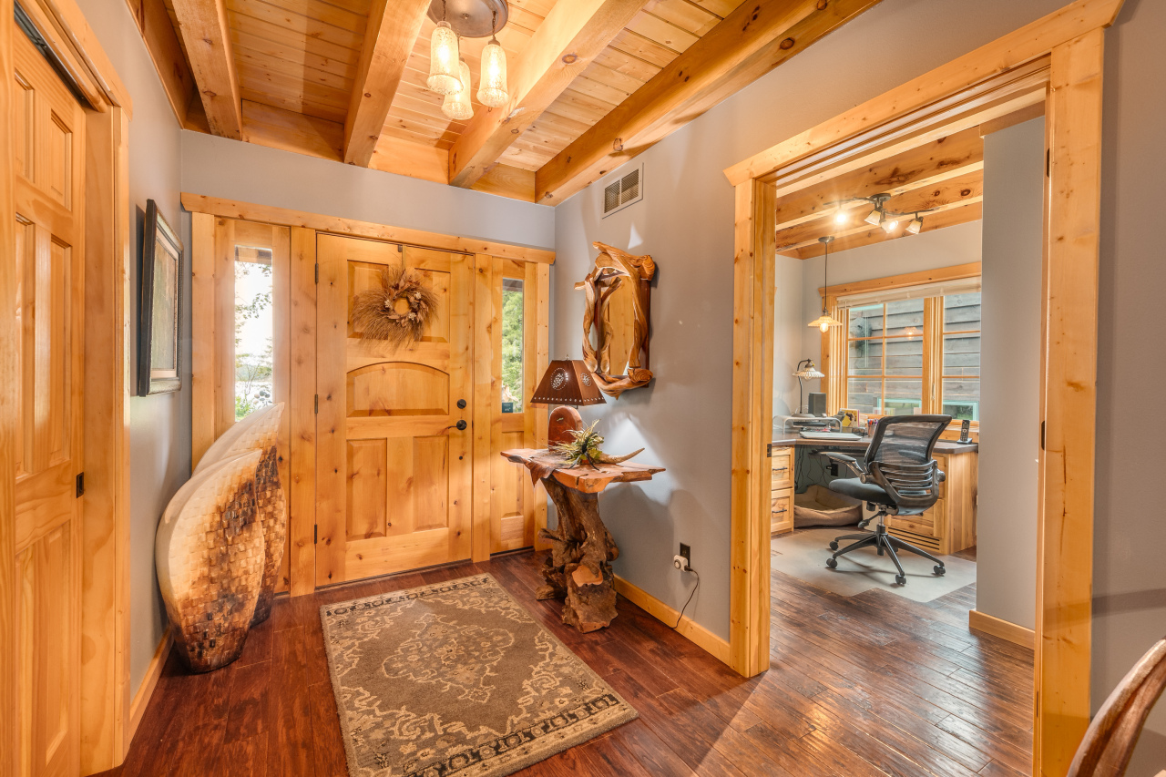 N10627 Bay View Lane Phillips, WI 54555 - Photo 5 of 74 Impressive foyer