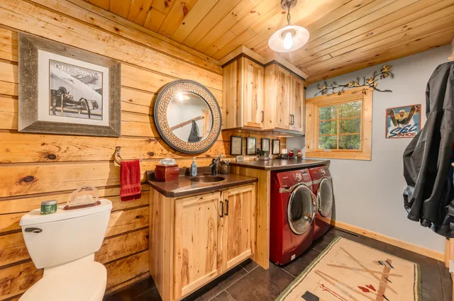 $1,100,000 | N10627 Bay View Lane, Phillips, WI 54555