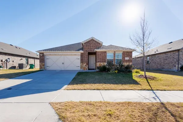 $2,250 | 6332 Tudor Place, Aubrey, TX 76227