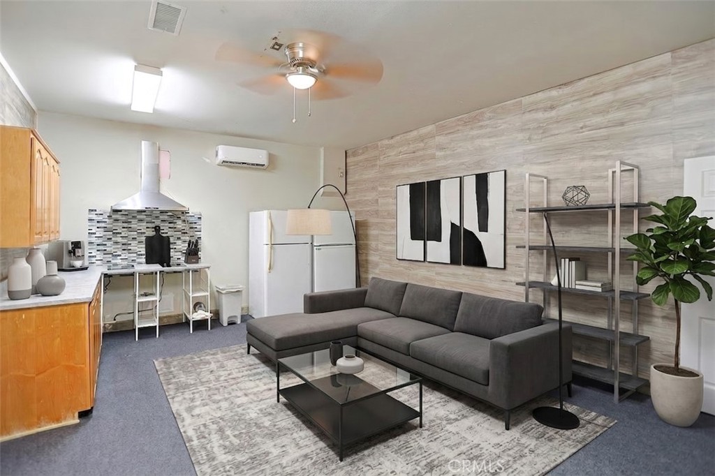4252 Jenkins Lane Riverside, CA 92501 - Photo 26 of 32 Garage Space => Den