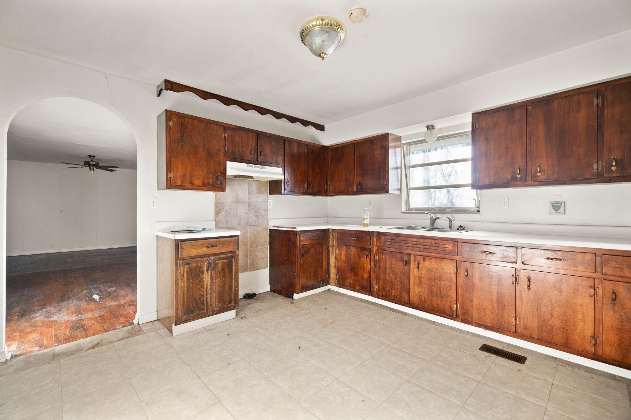 960 Court Road London, KY 40744 - Photo 10 of 33 6-web-or-mls-118A3219