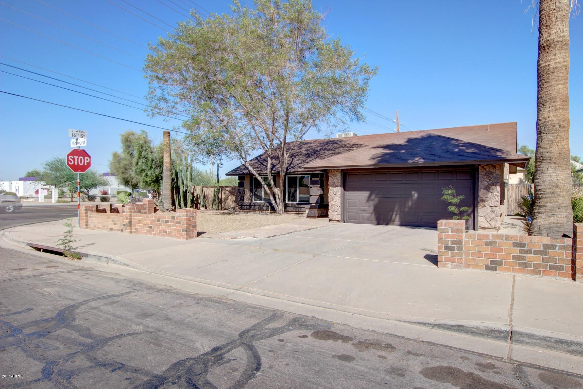 1602 East Vineyard Road Phoenix, AZ 85042 - Photo 3 of 30 Vineyard (3)