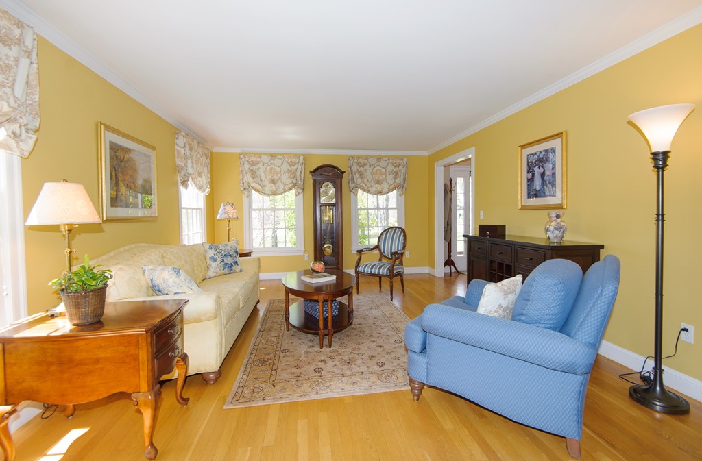 11 Captain Handley Road Acton, MA 01720 - Photo 3 of 24 Gallery Image 3